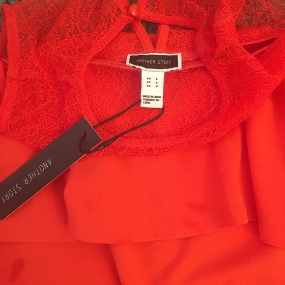 NWT Stunning red dress with lace neck and ruffle - Picture 3 of 5